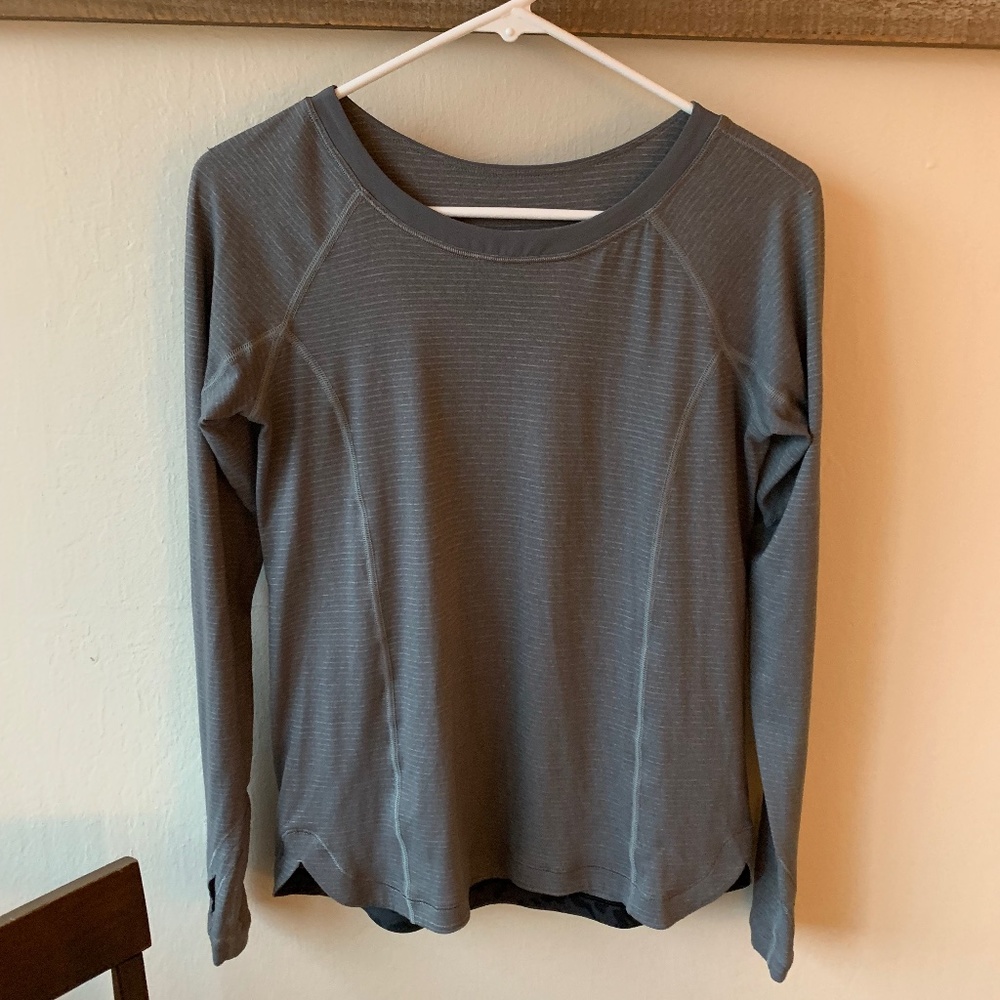Lululemon light weight long sleeve top